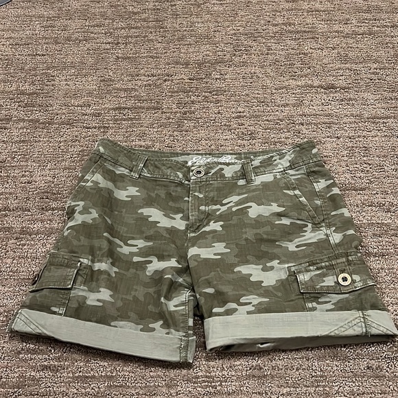 Camo shorts - Picture 3 of 5